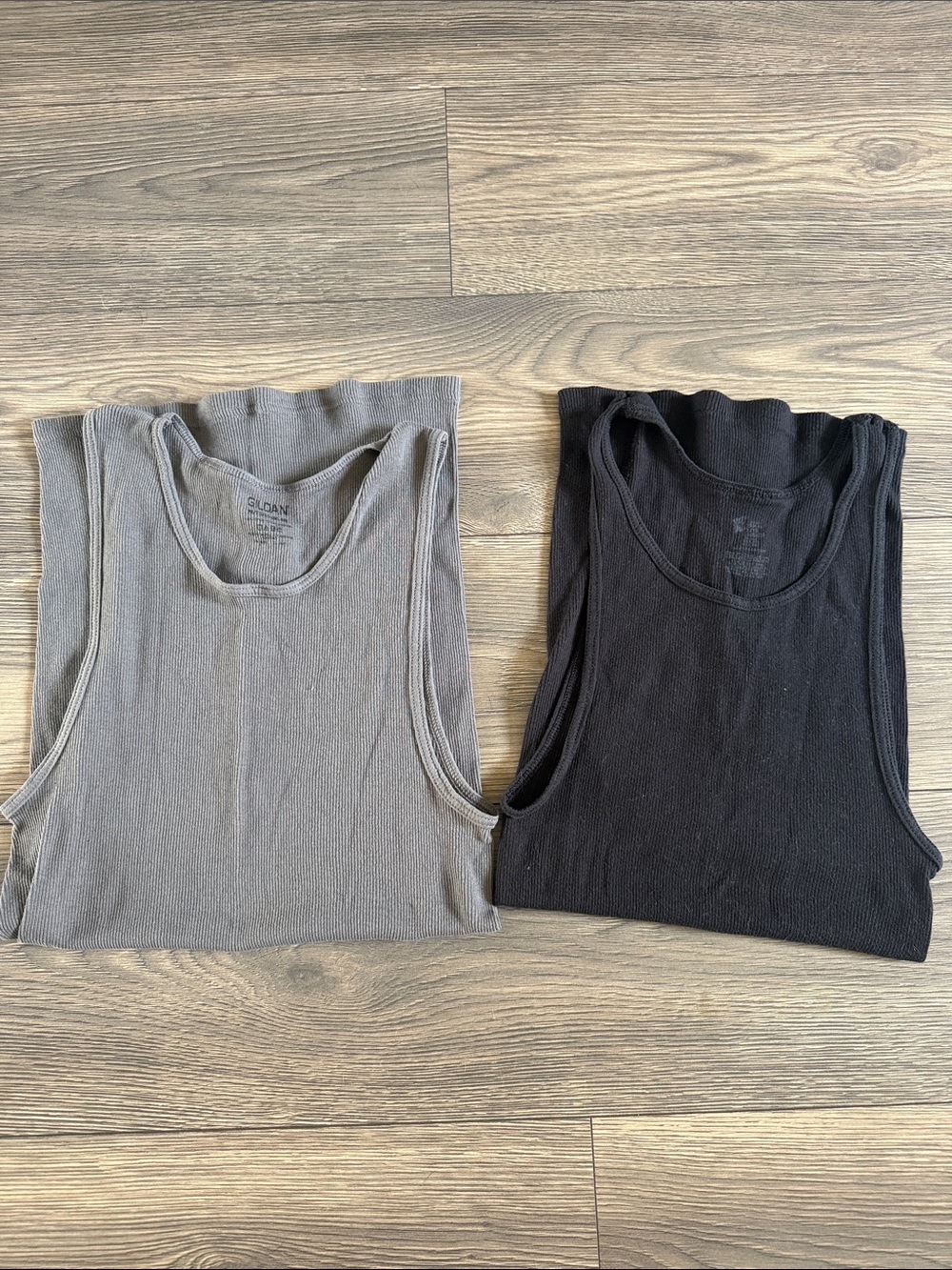 Gildan Men's Ribbed Tank Tops - Black and Gray